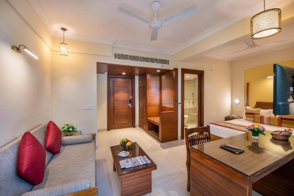 Sea Breeze Max Resort & Spa Madgaon Esterno foto